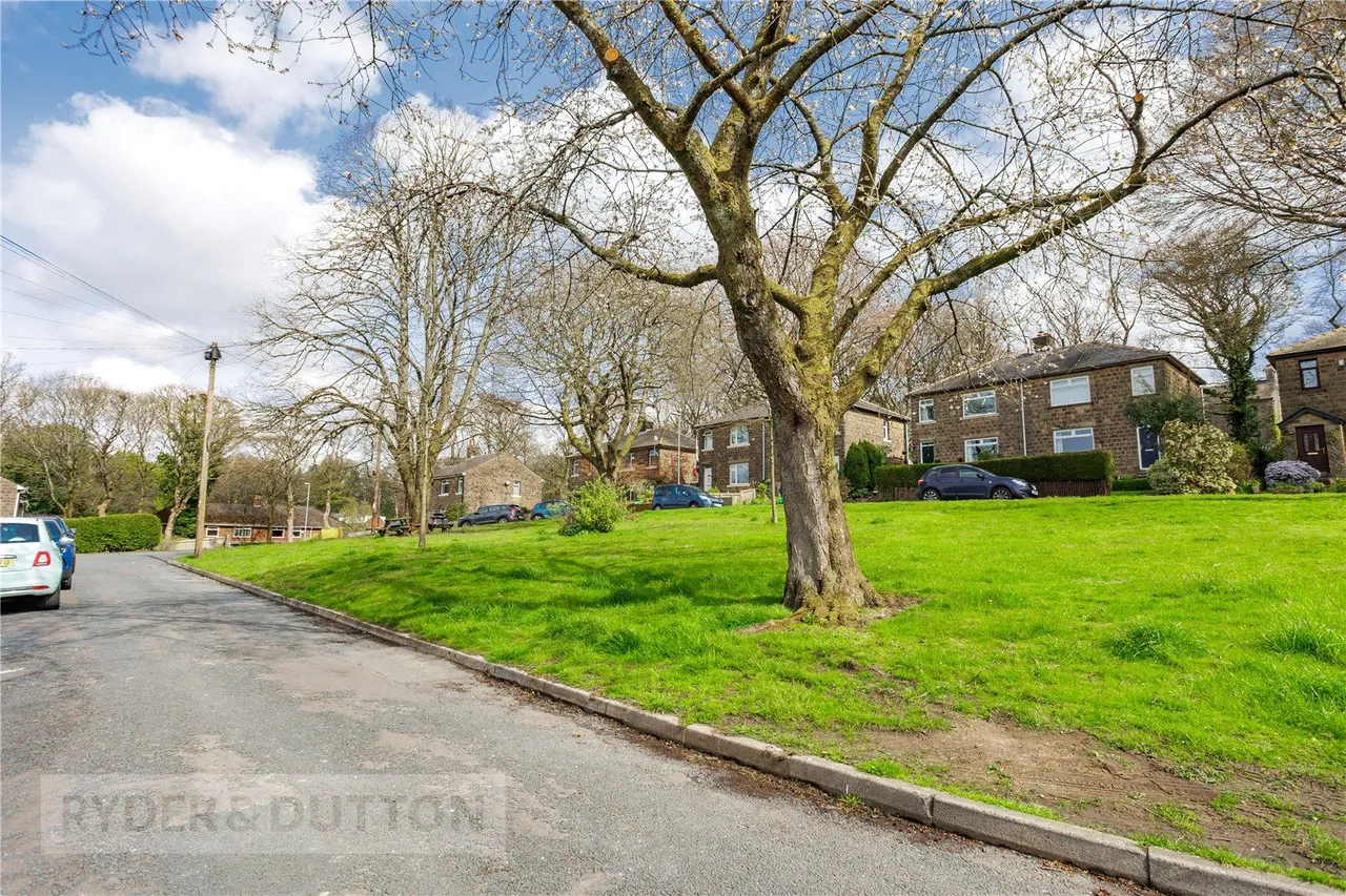 Brook Avenue, Uppermill, OL3, photo 22