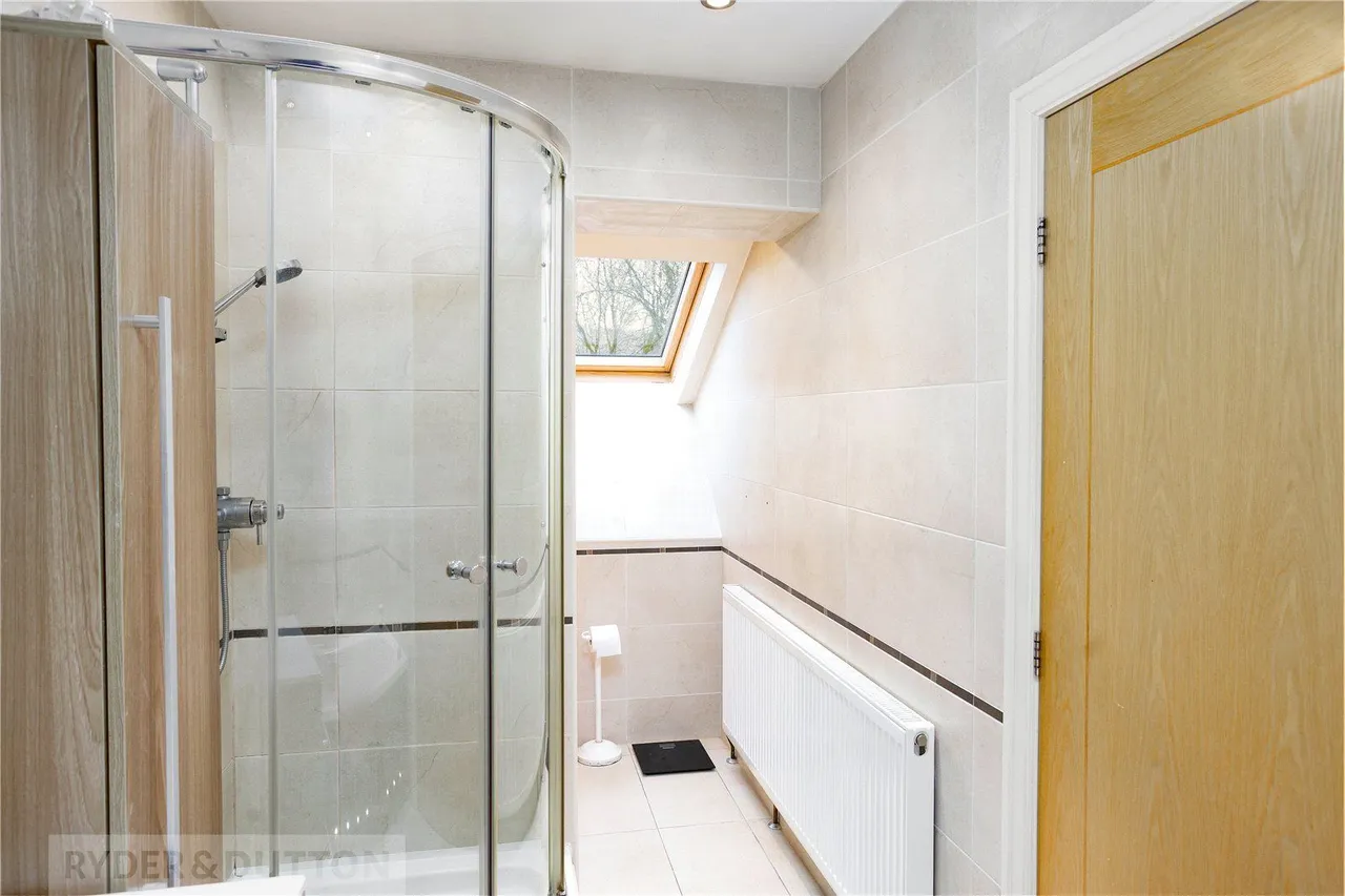Brook Avenue, Uppermill, OL3, photo 16