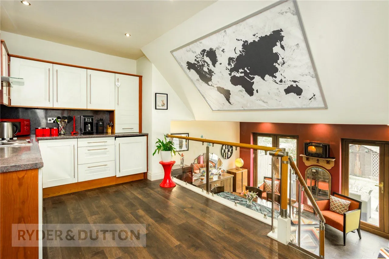 Brook Avenue, Uppermill, OL3, photo 6