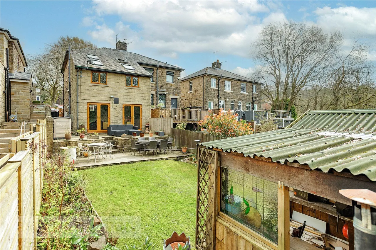 Brook Avenue, Uppermill, OL3, photo 21