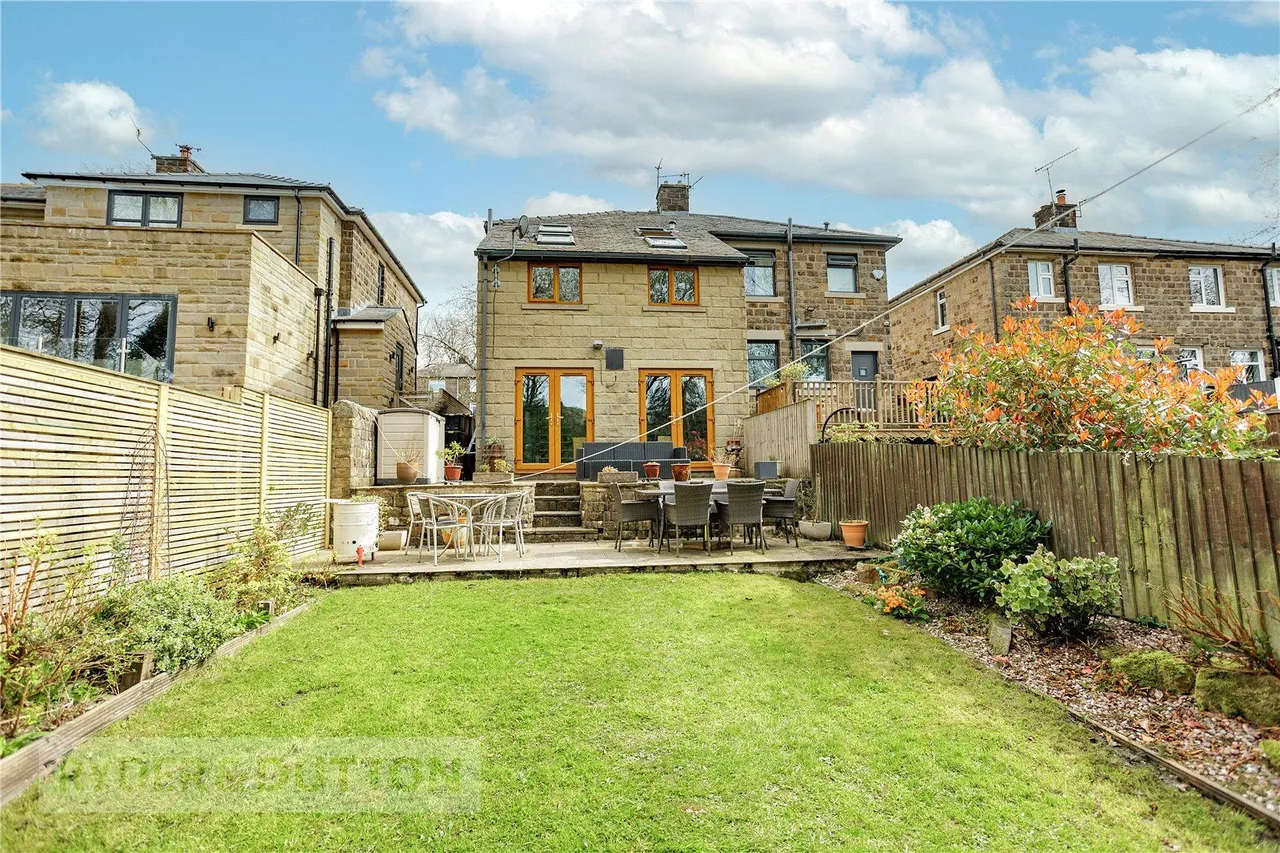 Brook Avenue, Uppermill, OL3, photo 20