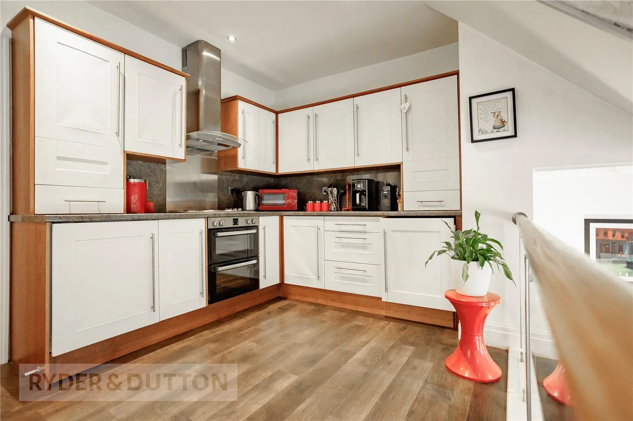 Brook Avenue, Uppermill, OL3, photo 7