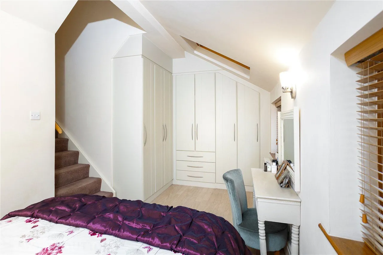 Brook Avenue, Uppermill, OL3, photo 11