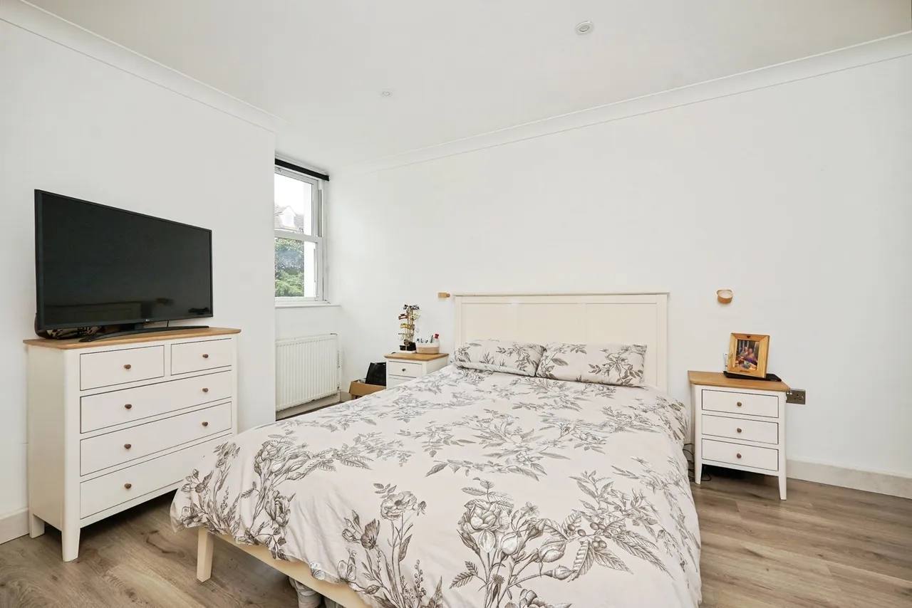 Manor Court, 38 Manor Road, Folkestone, Kent, CT20, photo 15