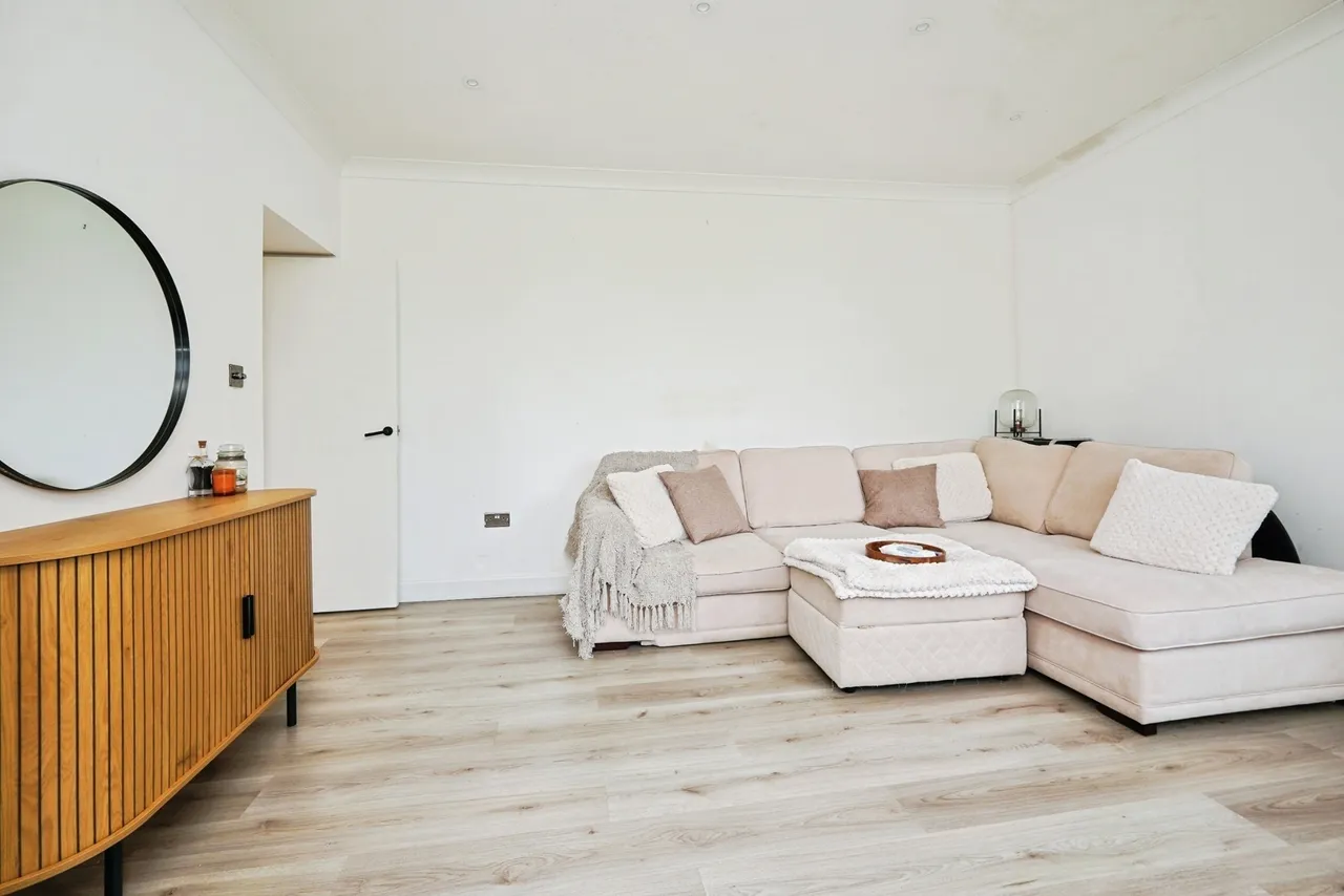 Manor Court, 38 Manor Road, Folkestone, Kent, CT20, photo 2