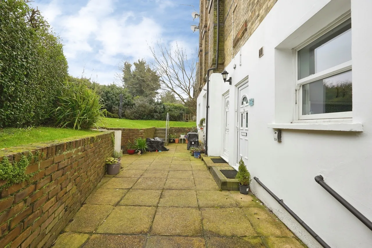 Manor Court, 38 Manor Road, Folkestone, Kent, CT20, photo 19