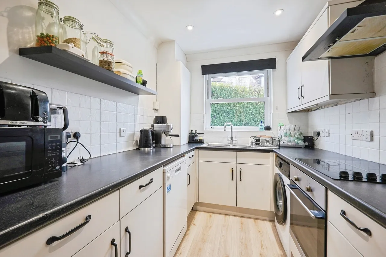 Manor Court, 38 Manor Road, Folkestone, Kent, CT20, photo 13