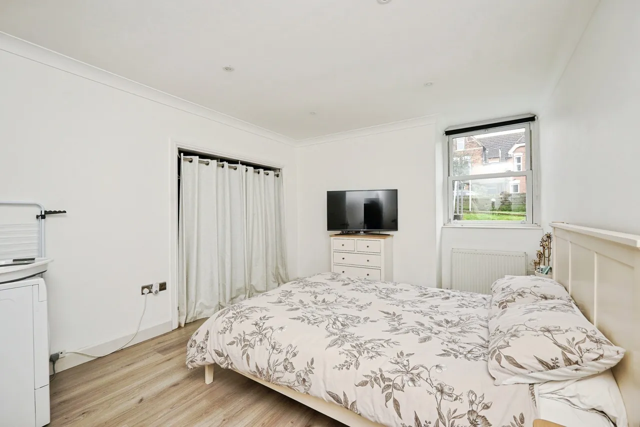 Manor Court, 38 Manor Road, Folkestone, Kent, CT20, photo 9