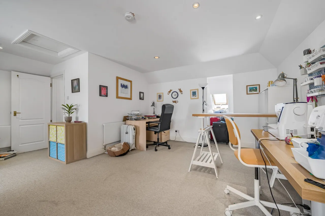 Mill Road, Cardiff, CF14, photo 32