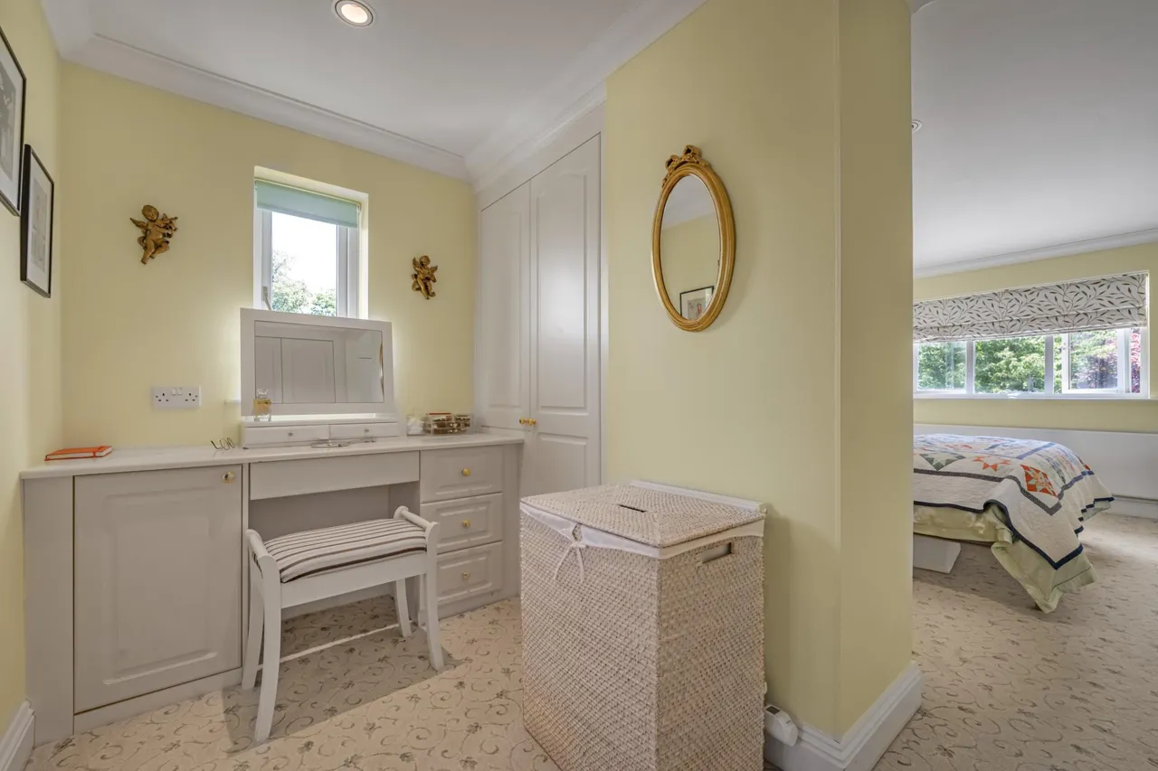 Mill Road, Cardiff, CF14, photo 22