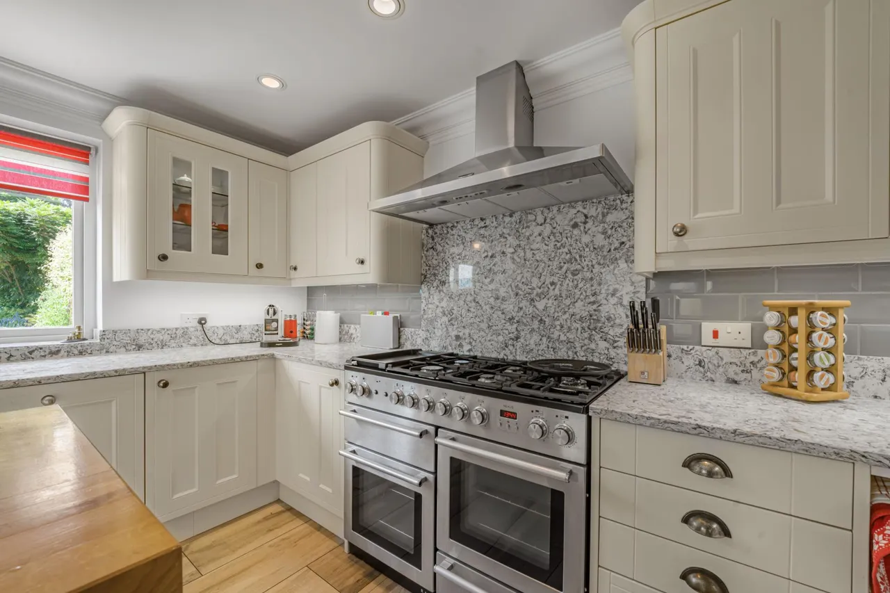 Mill Road, Cardiff, CF14, photo 12
