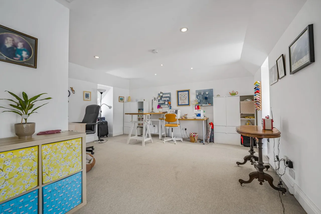 Mill Road, Cardiff, CF14, photo 31