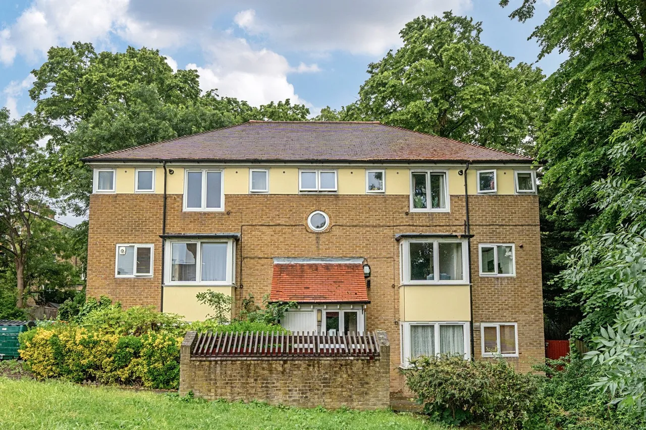 Callaghan Close, SE13, photo 10