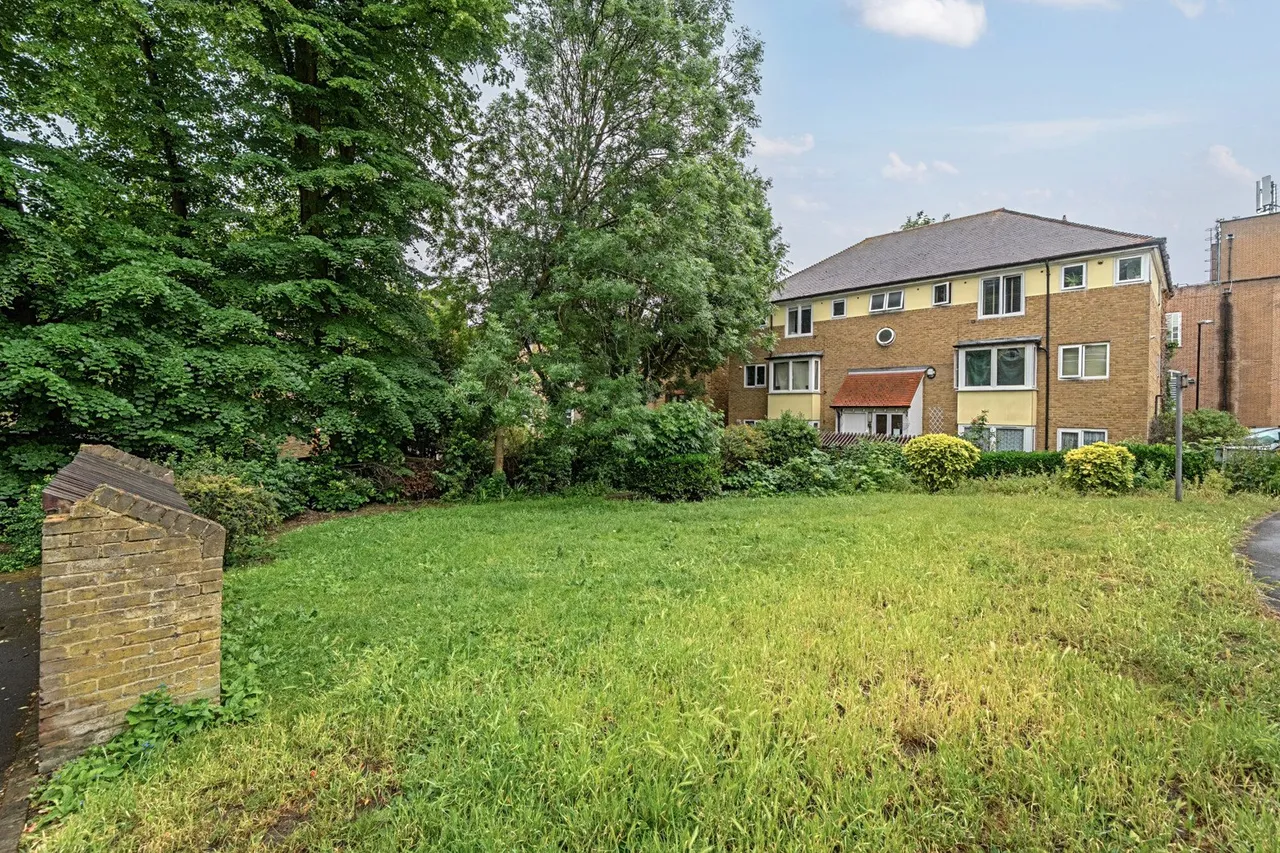 Callaghan Close, SE13, photo 2