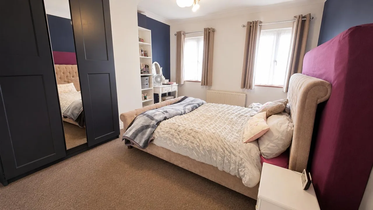 Central Avenue, South Ockendon, RM15, photo 17