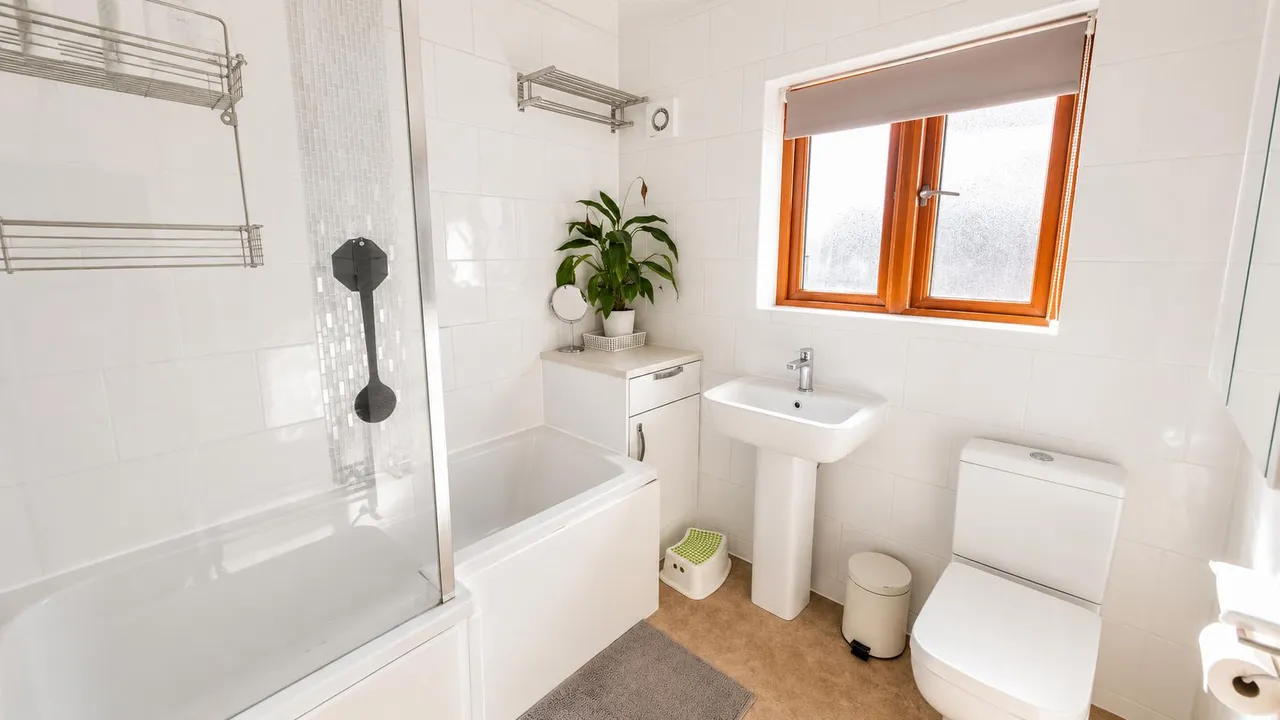 Central Avenue, South Ockendon, RM15, photo 20
