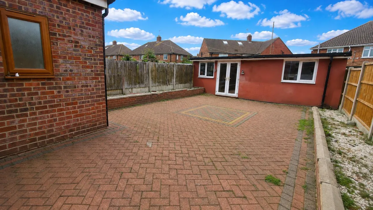 Central Avenue, South Ockendon, RM15, photo 25