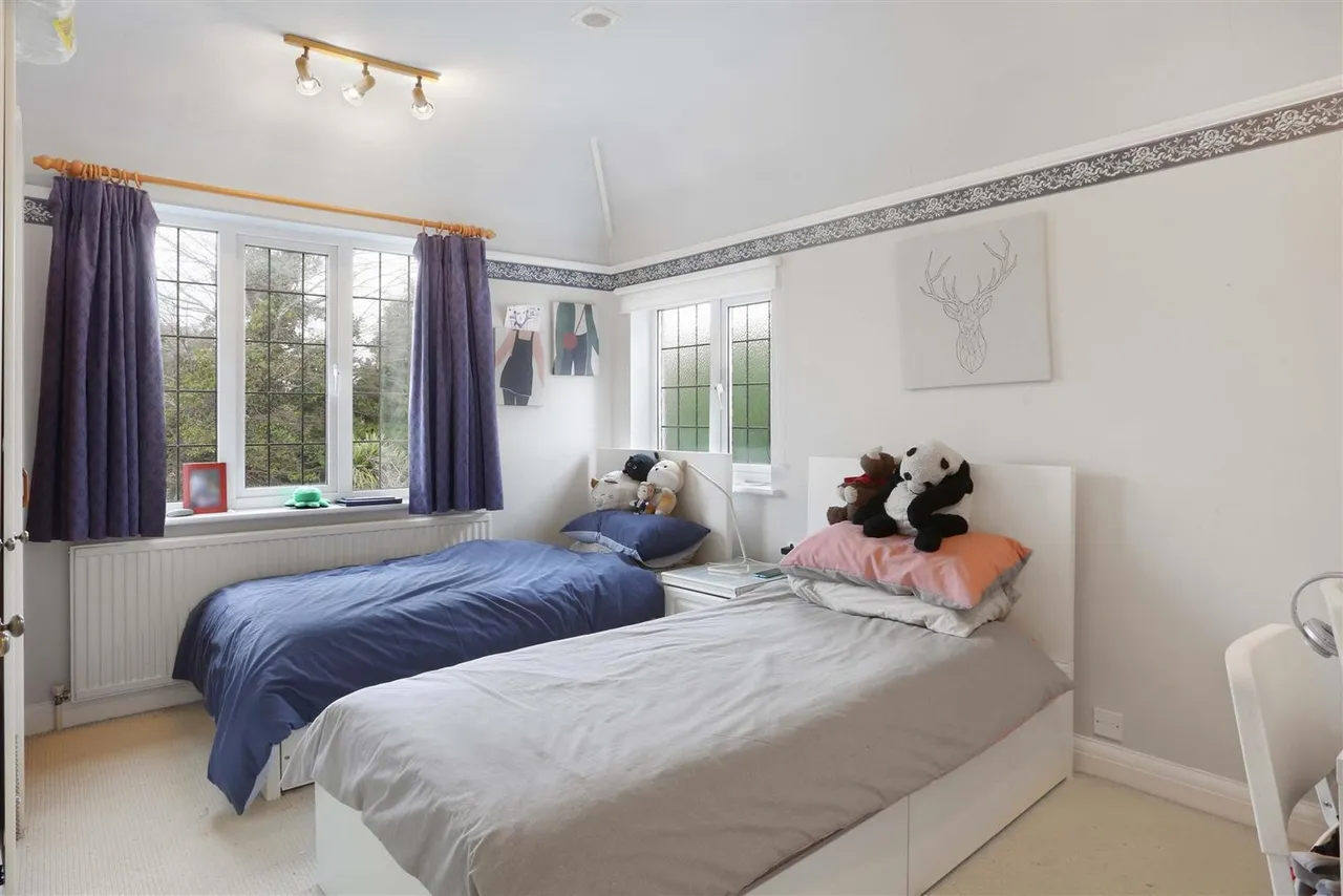 Tabor Gardens, Cheam, Sutton, Surrey, SM3 8RU, photo 12