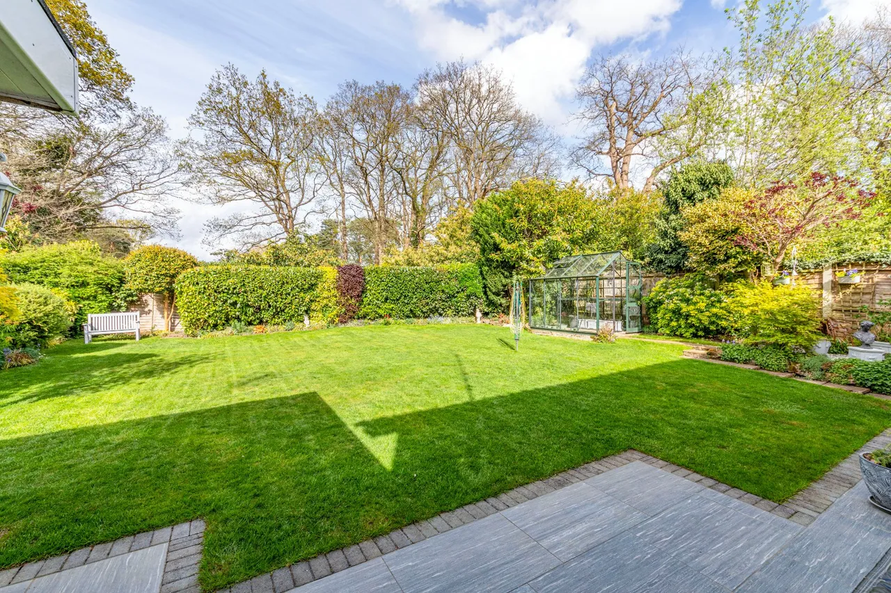 Forest Close, Pyrford, GU22, photo 4