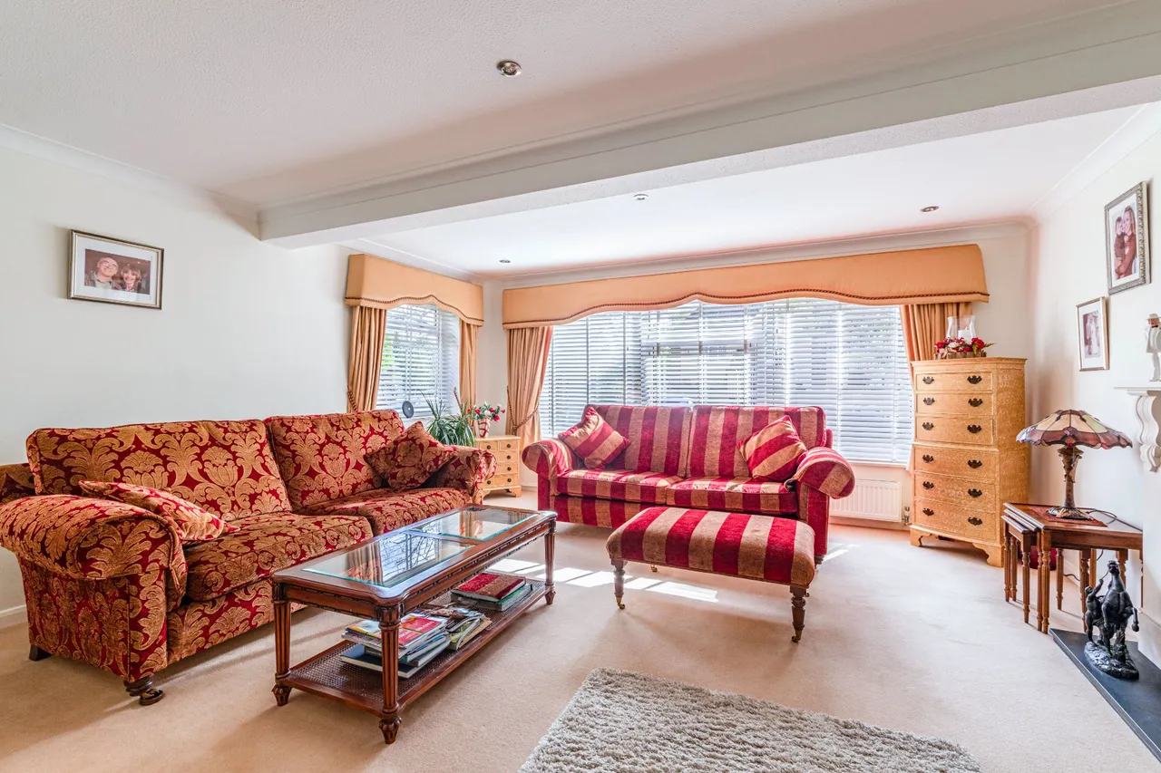 Forest Close, Pyrford, GU22, photo 9