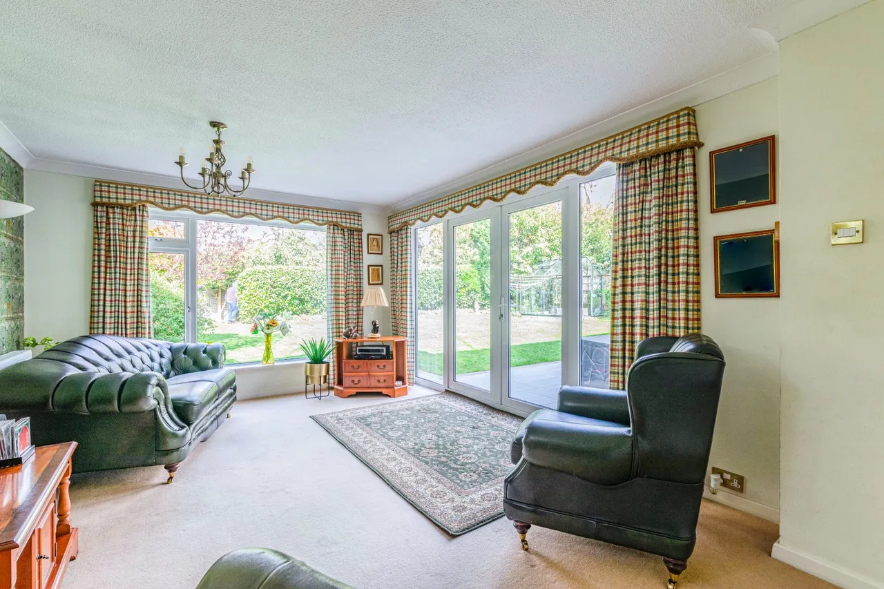 Forest Close, Pyrford, GU22, photo 12