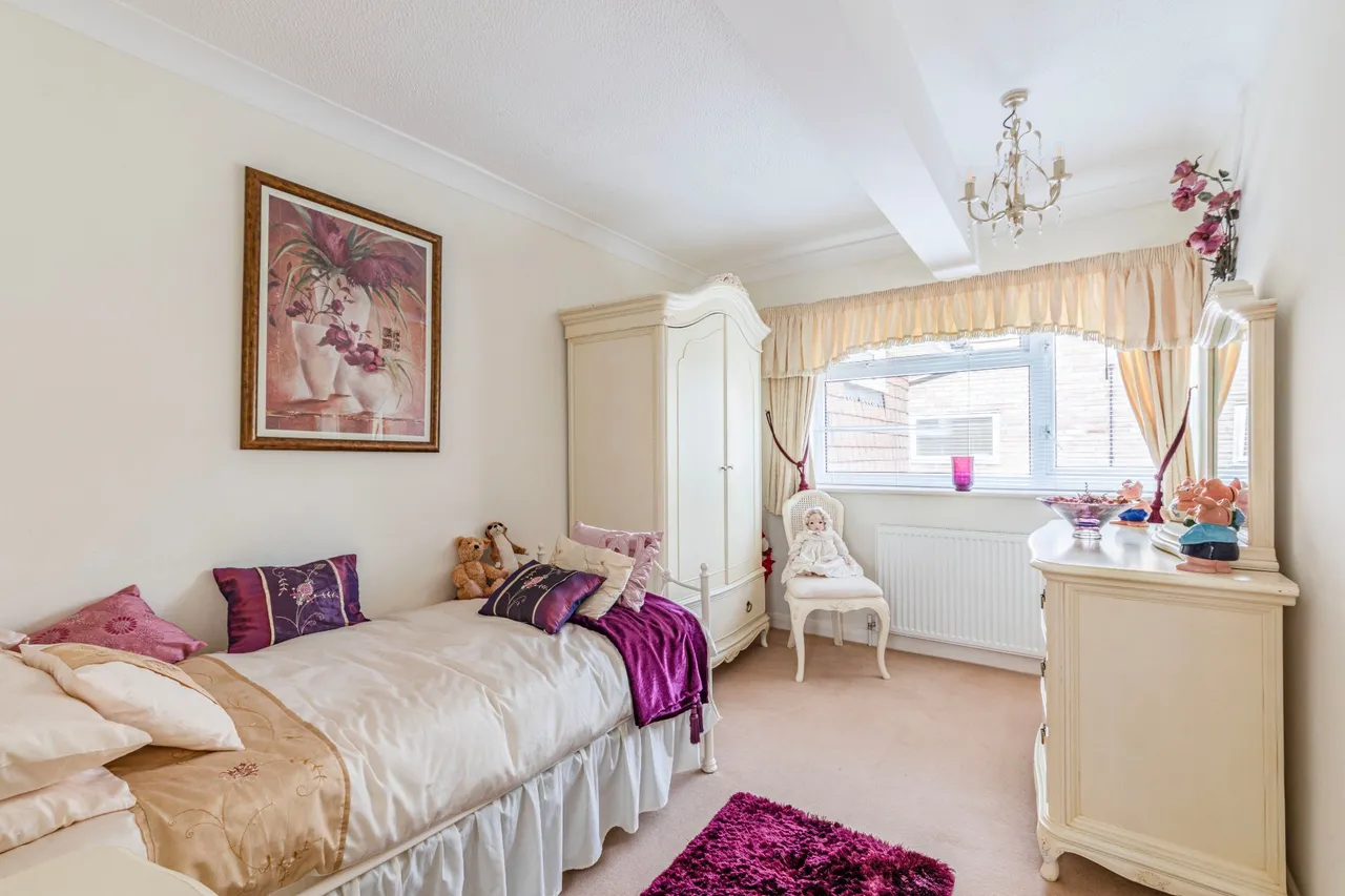 Forest Close, Pyrford, GU22, photo 20