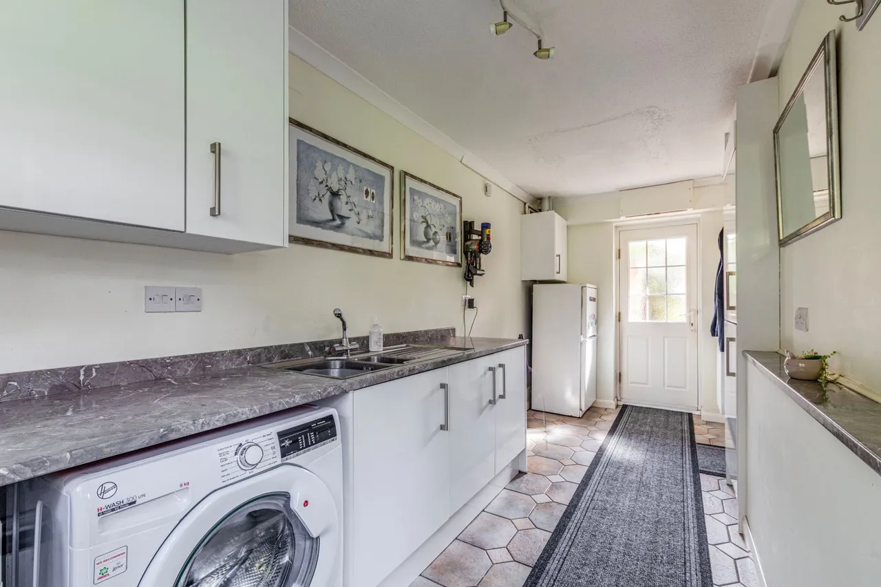Forest Close, Pyrford, GU22, photo 15