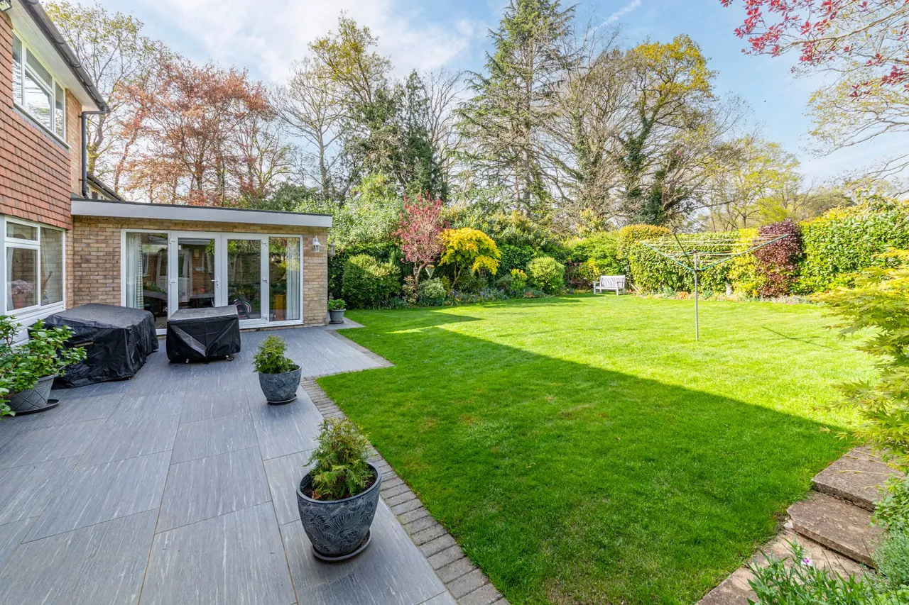 Forest Close, Pyrford, GU22, photo 24