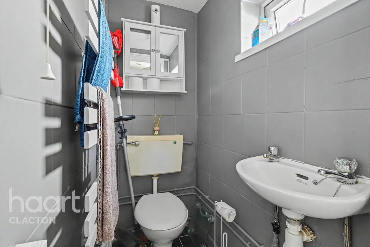 Old Road, Clacton-On-Sea, CO15, photo 11