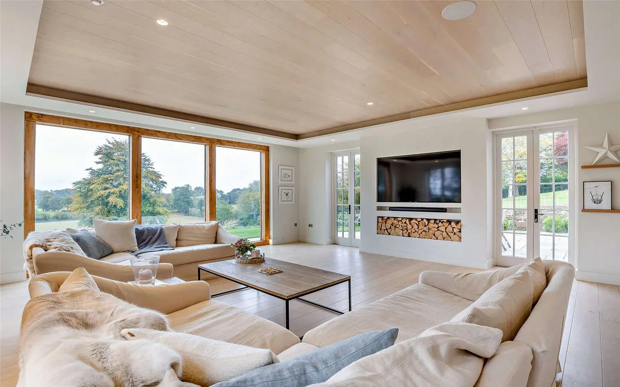 Hollins Hill, Utkinton, CW6, photo 8