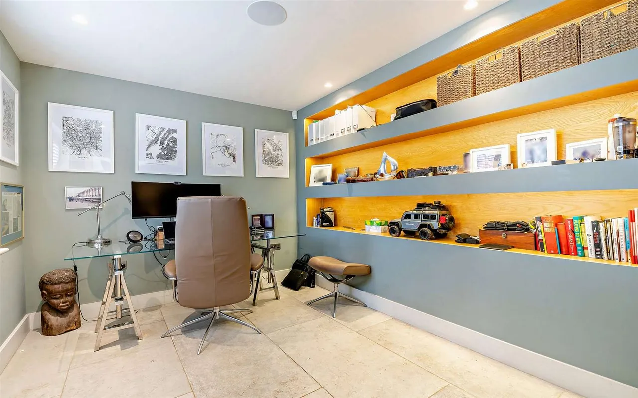 Hollins Hill, Utkinton, CW6, photo 16