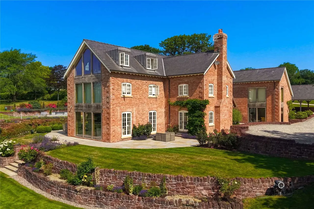 Hollins Hill, Utkinton, CW6, photo 24