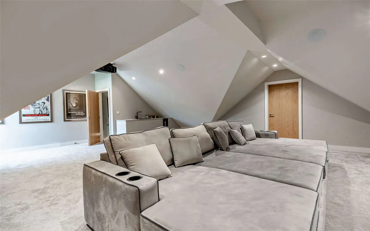 Hollins Hill, Utkinton, CW6, photo 15