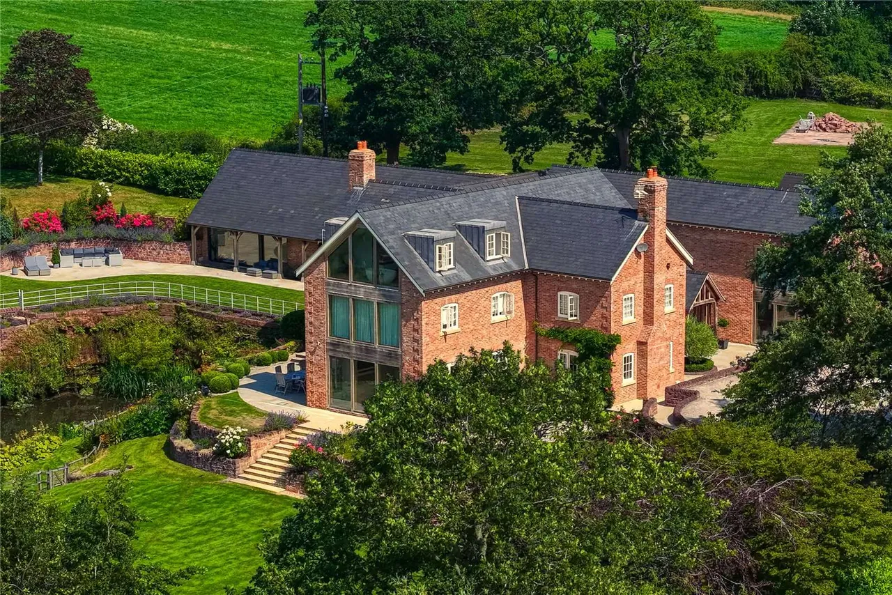 6 bed house for sale, Hollins Hill, Utkinton, CW6