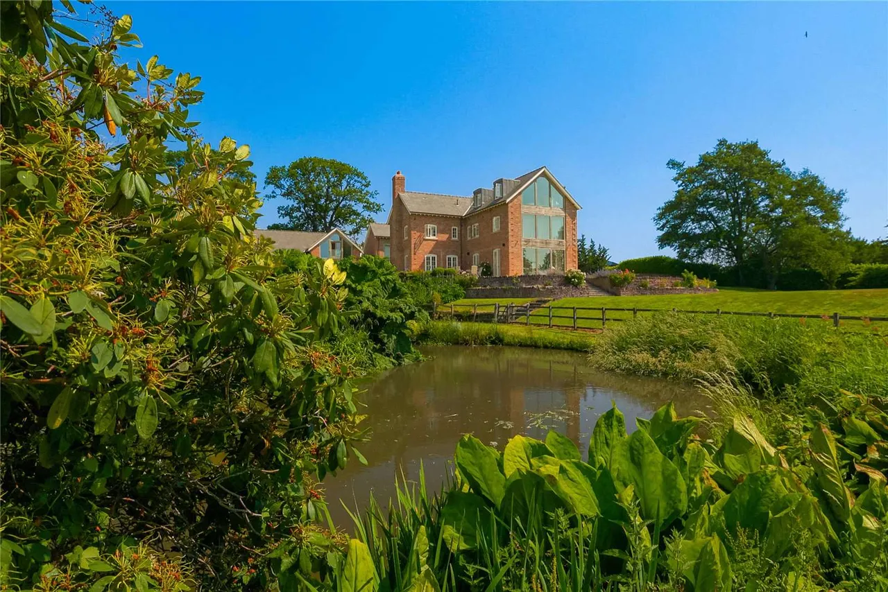Hollins Hill, Utkinton, CW6, photo 21