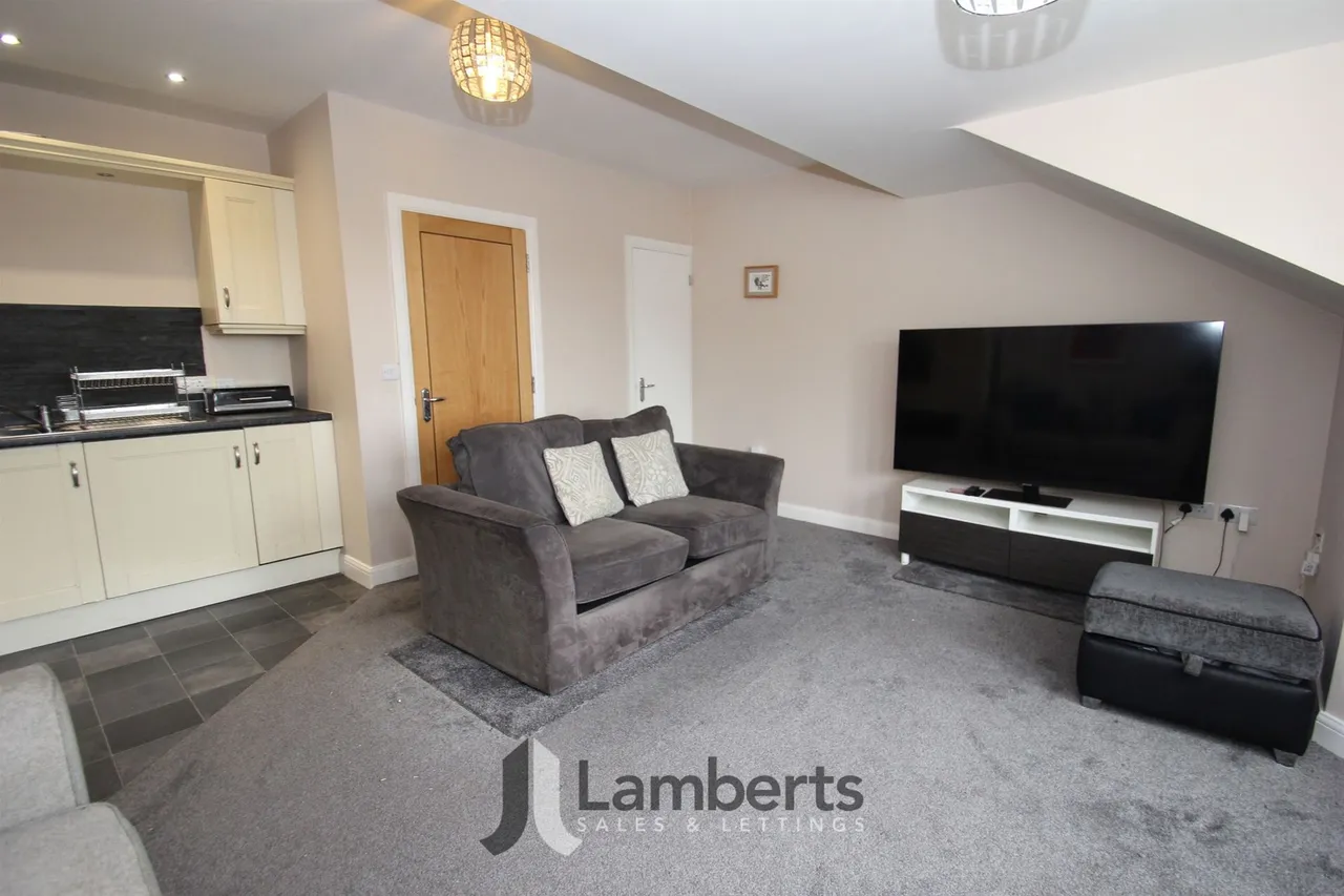 5 Ryland House Hewell Road, Redditch, photo 8