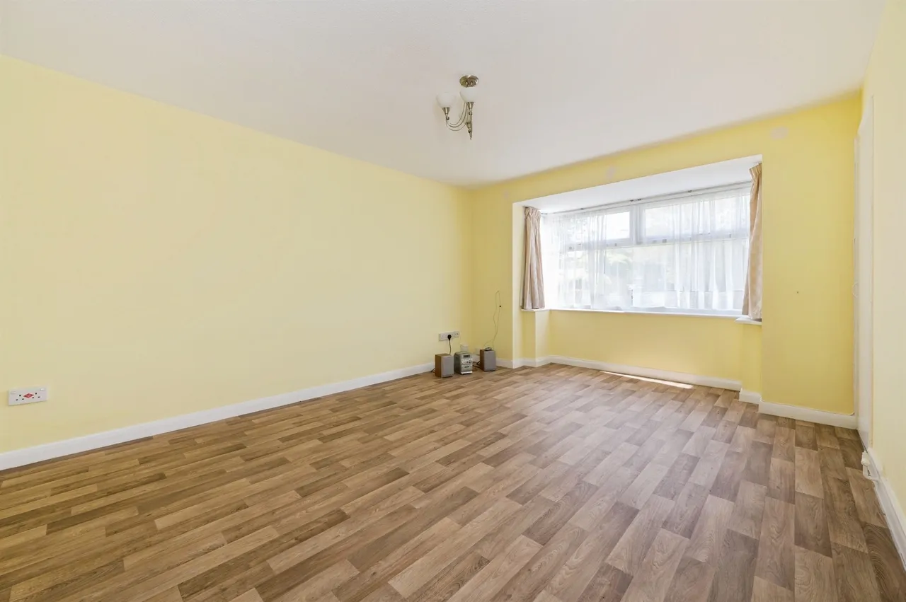 Royston Avenue, Eastleigh, photo 3