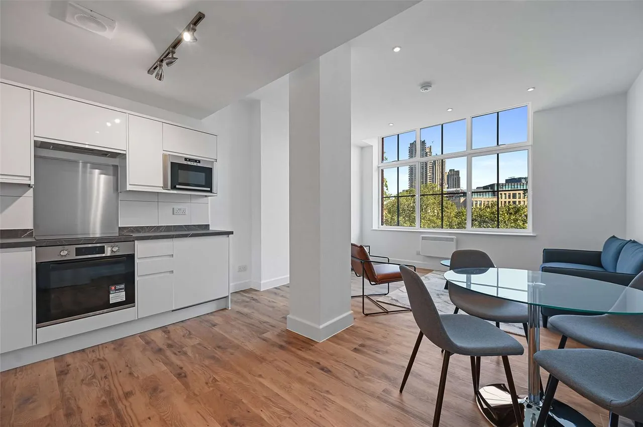West Smithfield, London, EC1A, photo 2