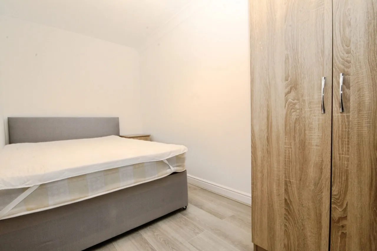 Nightingale Shott, Egham, TW20, photo 9
