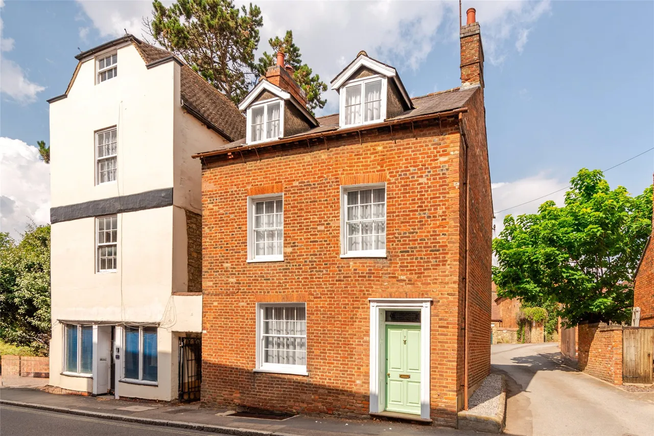4 bed property for sale, West Street, Buckingham, MK18