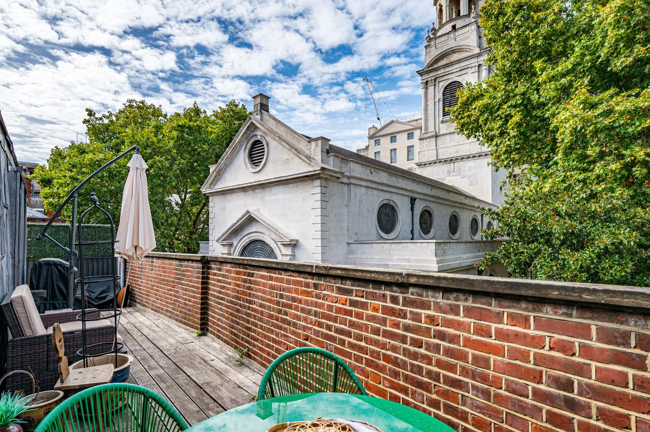 London, EC4Y, photo 4