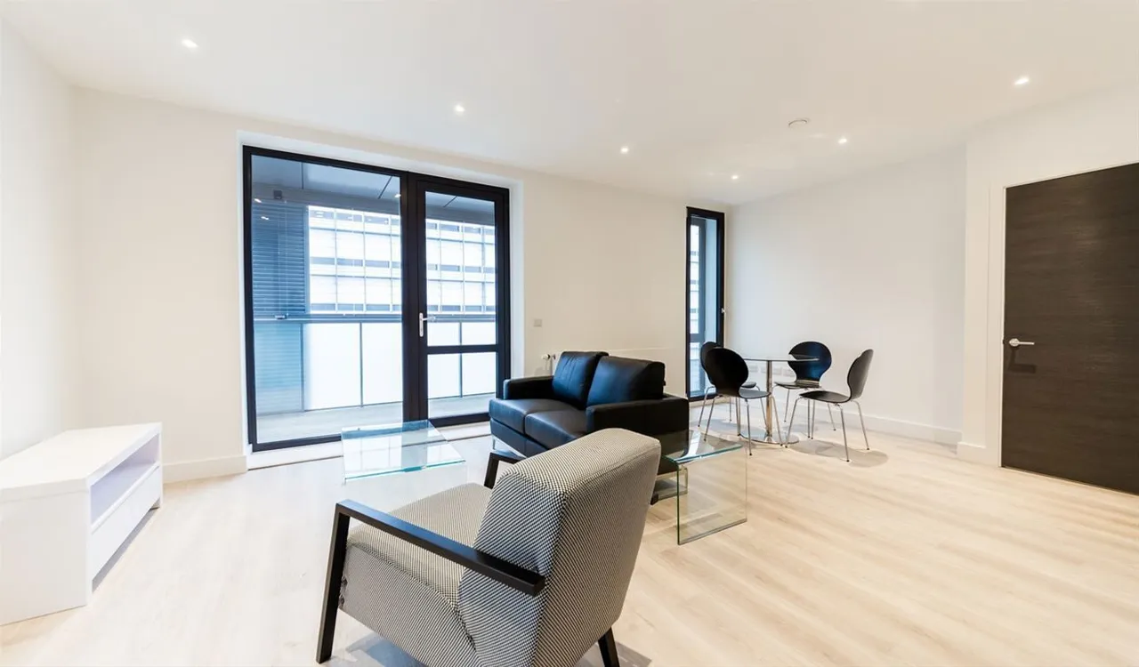 1 bed flat for sale — Deauville Close, London