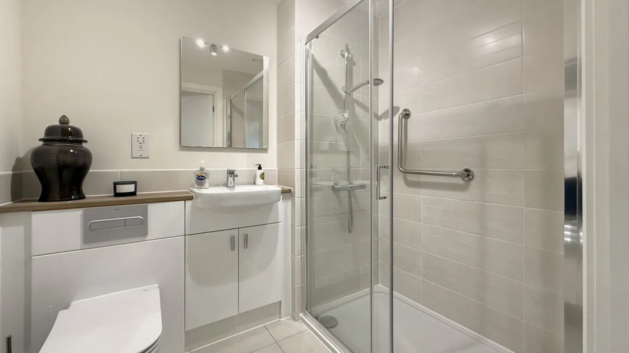 Crescent Place, Warminster, BA12, photo 8