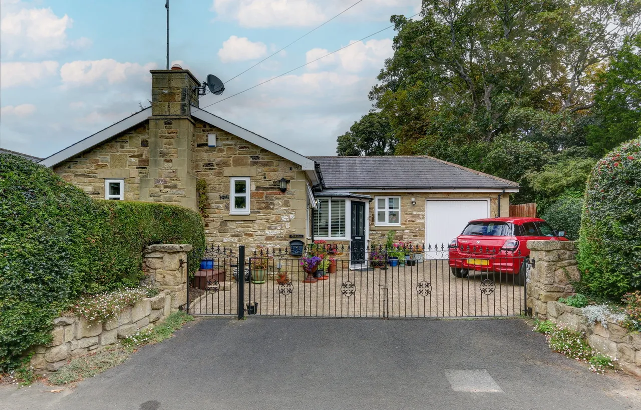 2 bed house for sale, Holystone, Hepscott Village, NE61