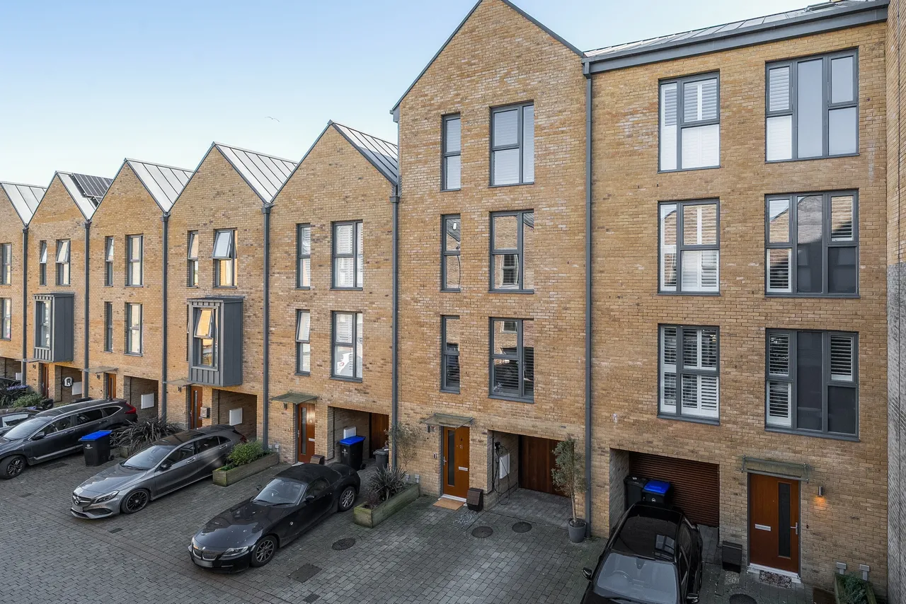 3 bed house for sale — Salt Marsh Road, Shoreham-By-Sea, BN43
