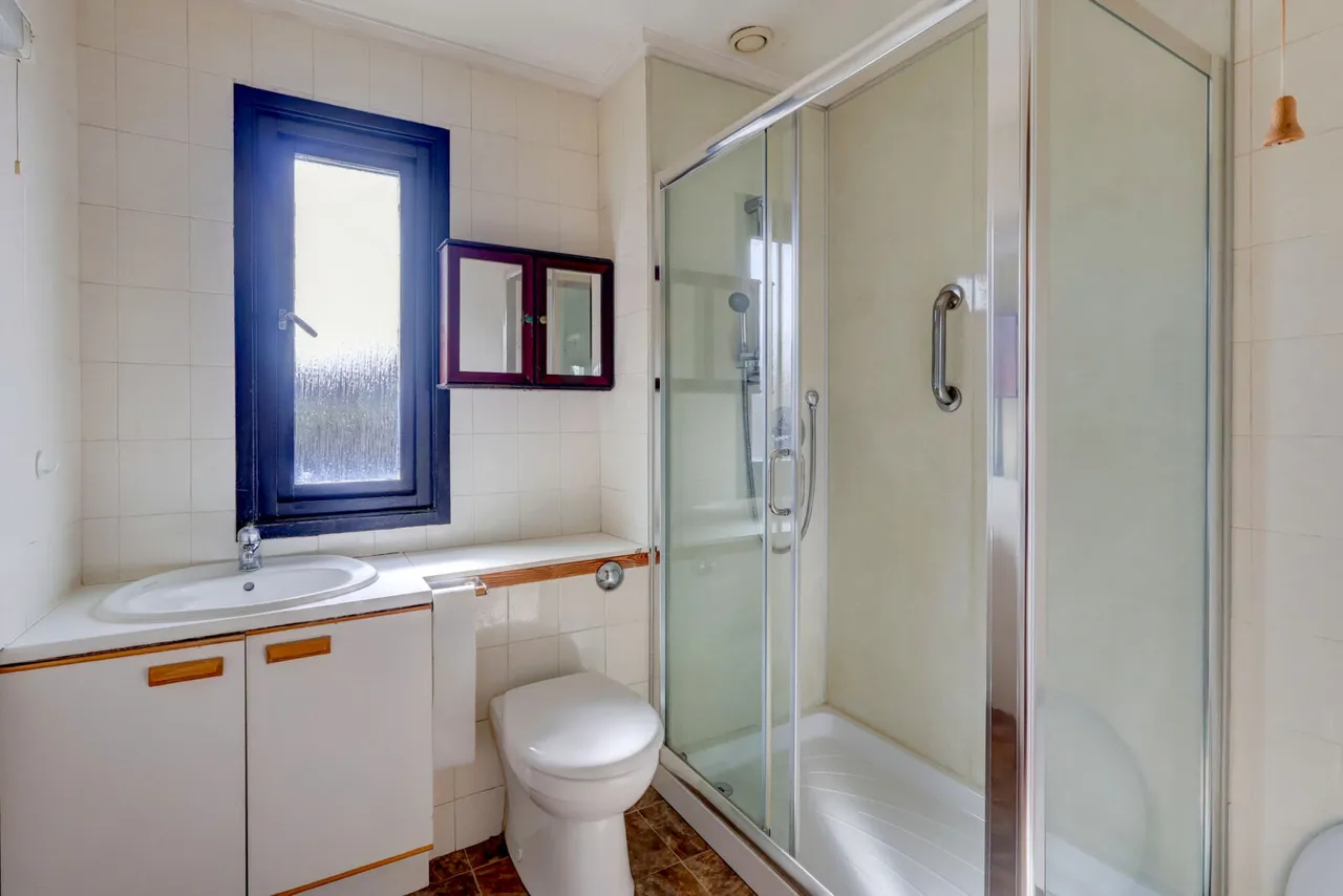 New Road, High Wycombe, HP15, photo 10