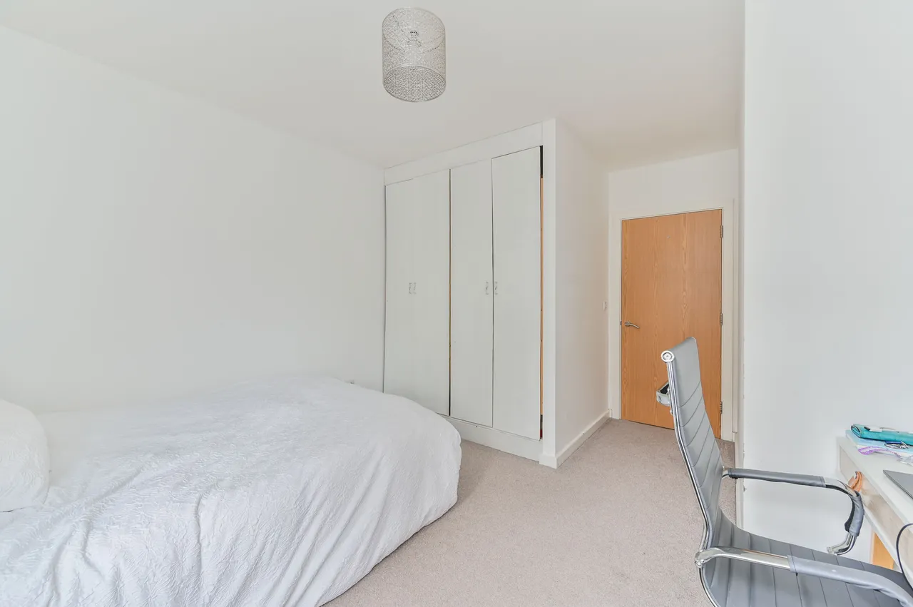 3 Yvon House, Alexandra Avenue, London, photo 7
