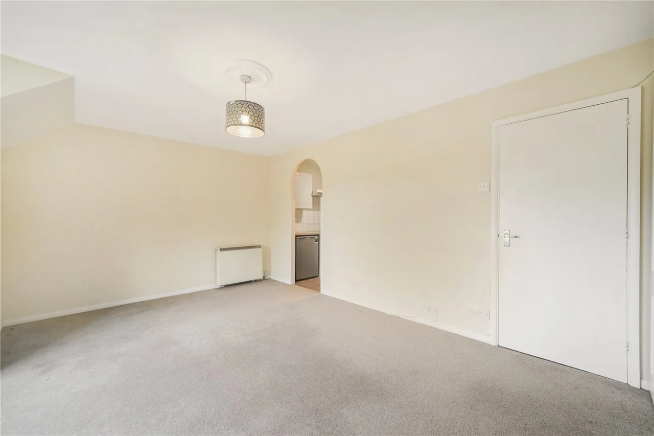 Mahon Close, Enfield, EN1, photo 6