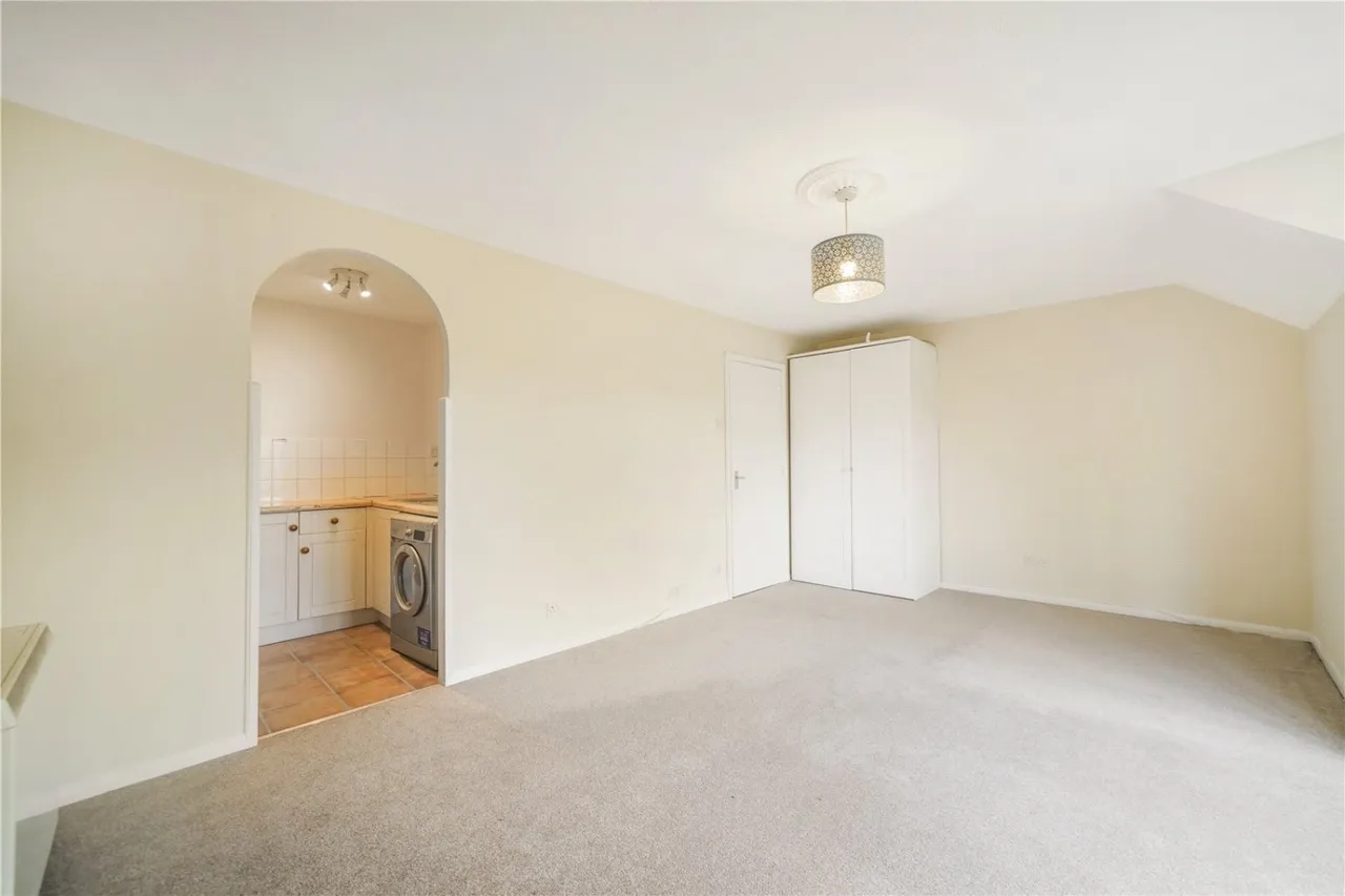 Mahon Close, Enfield, EN1, photo 2