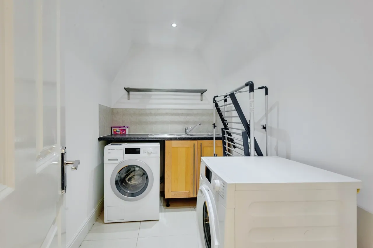 Ye Priory Court, Liverpool, L25, photo 19